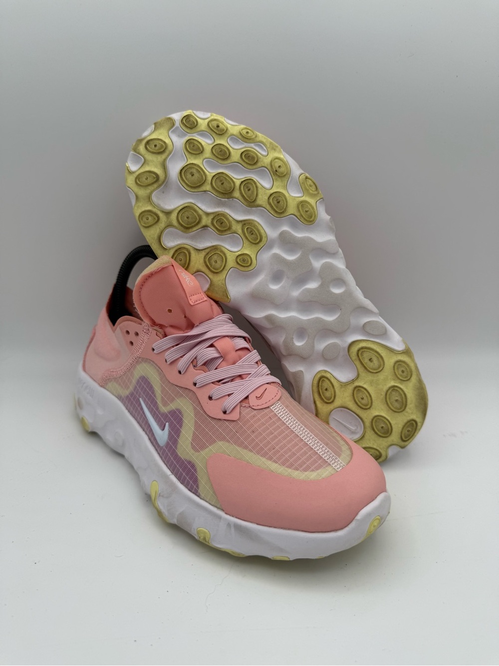 Women Nike Renew‎ Lucent Bleached Coral Athletic Running Trainer Shoes Size 8